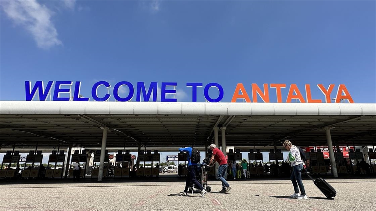 secimlerin-geride-kalmasi-ve-yaz-tatilinin-yaklasmasiyla-turizmde-hareketlilik-artti-xOmCiUy4.jpg