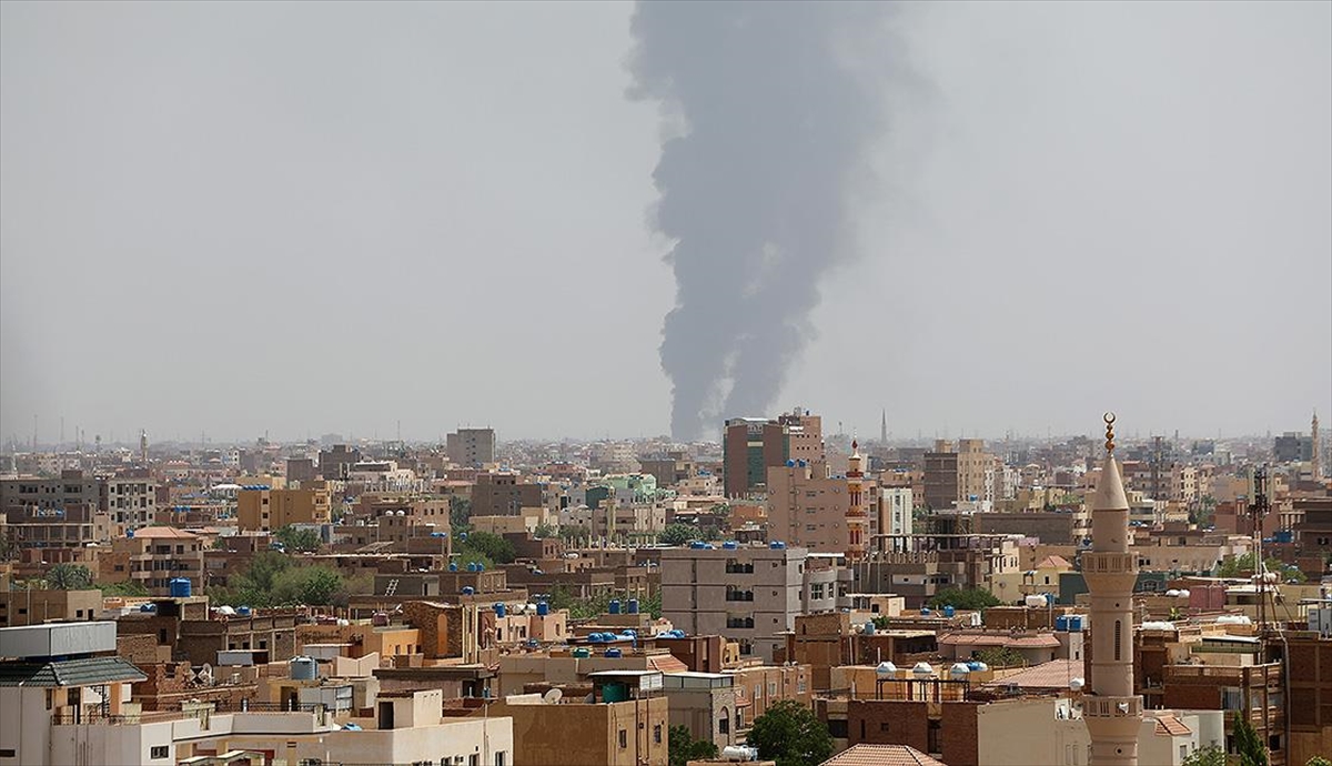 sudanin-baskenti-hartumda-ordu-ve-hdk-arasindaki-catismalar-suruyor-hlrLWYpH.jpg