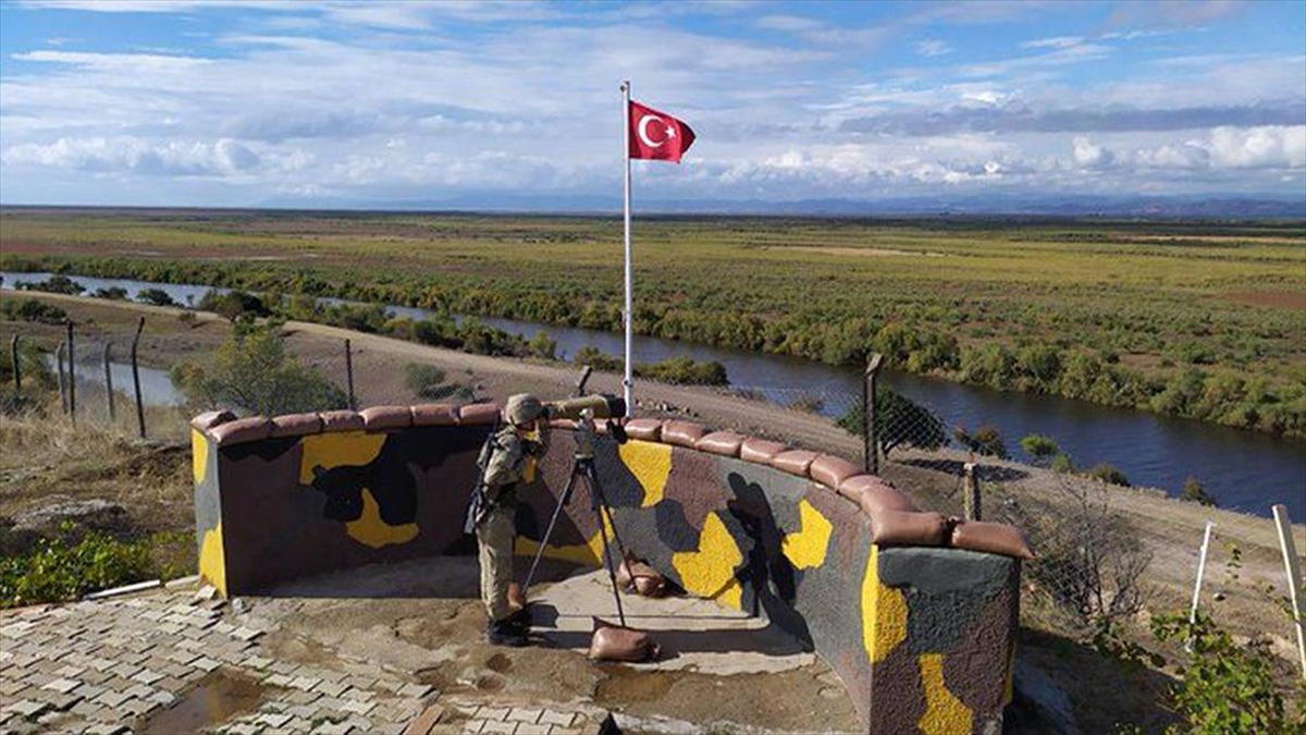 suriye-ve-yunanistan-sinirinda-3-terorist-yakalandi-JR56fIIm.jpg