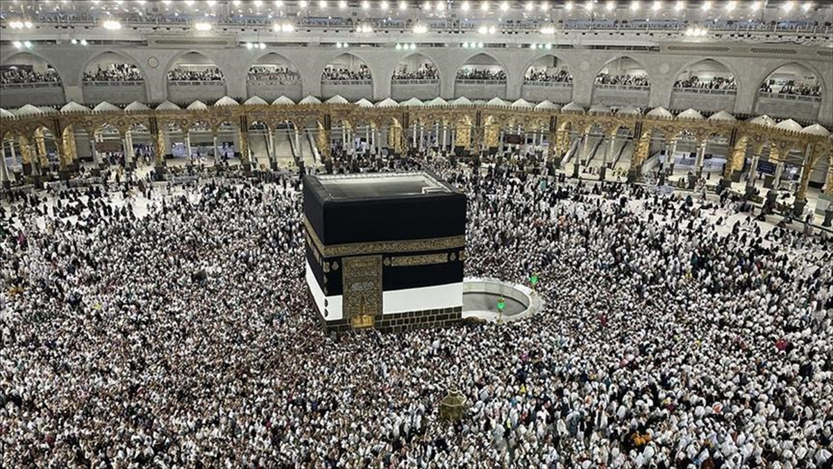 suudi-arabistan-yurt-disindan-hac-icin-gelenlerin-sayisi-15-milyonu-buldu-5ddI7GWl.jpg