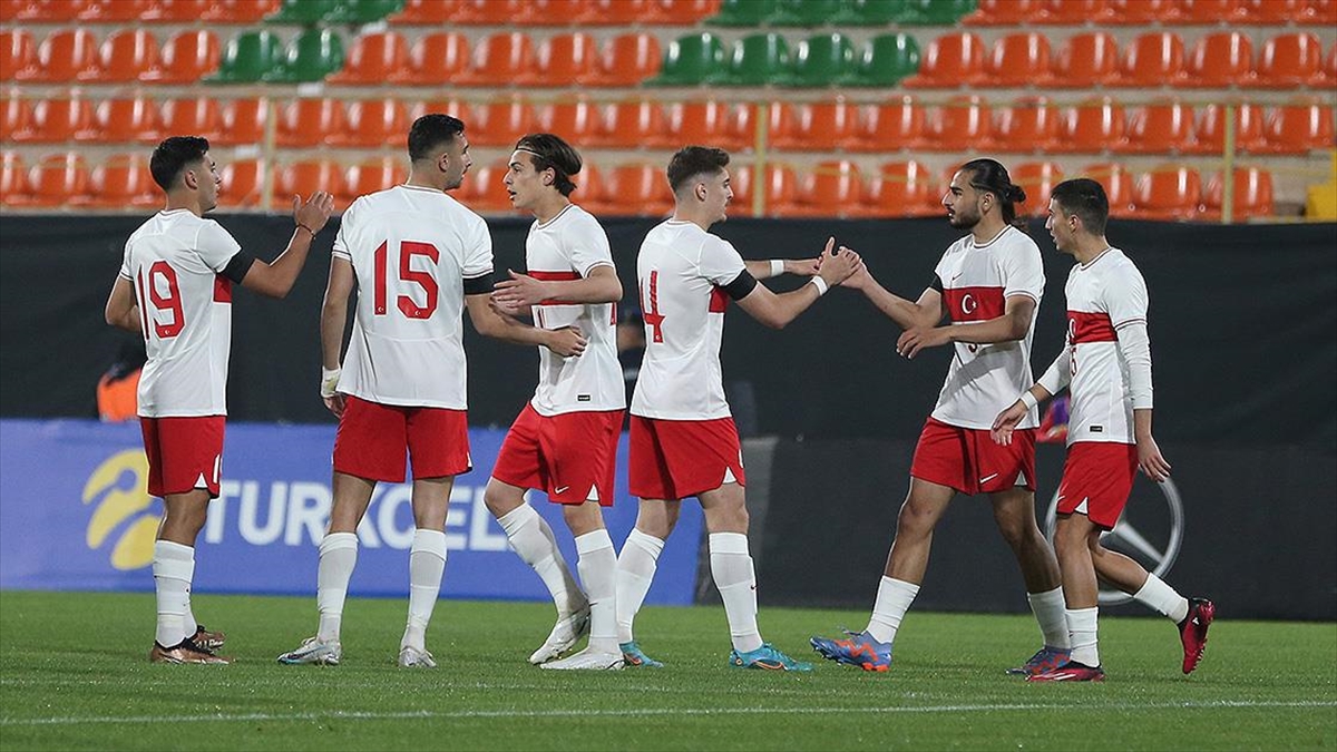 umit-milli-futbol-takimi-ozel-macta-yarin-bosna-hersek-ile-karsilasacak-QNUvsmdE.jpg