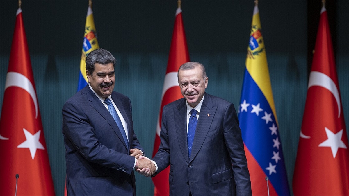venezuela-devlet-baskani-maduro-cumhurbaskani-erdogani-kutladi-edHq8Trp.jpg