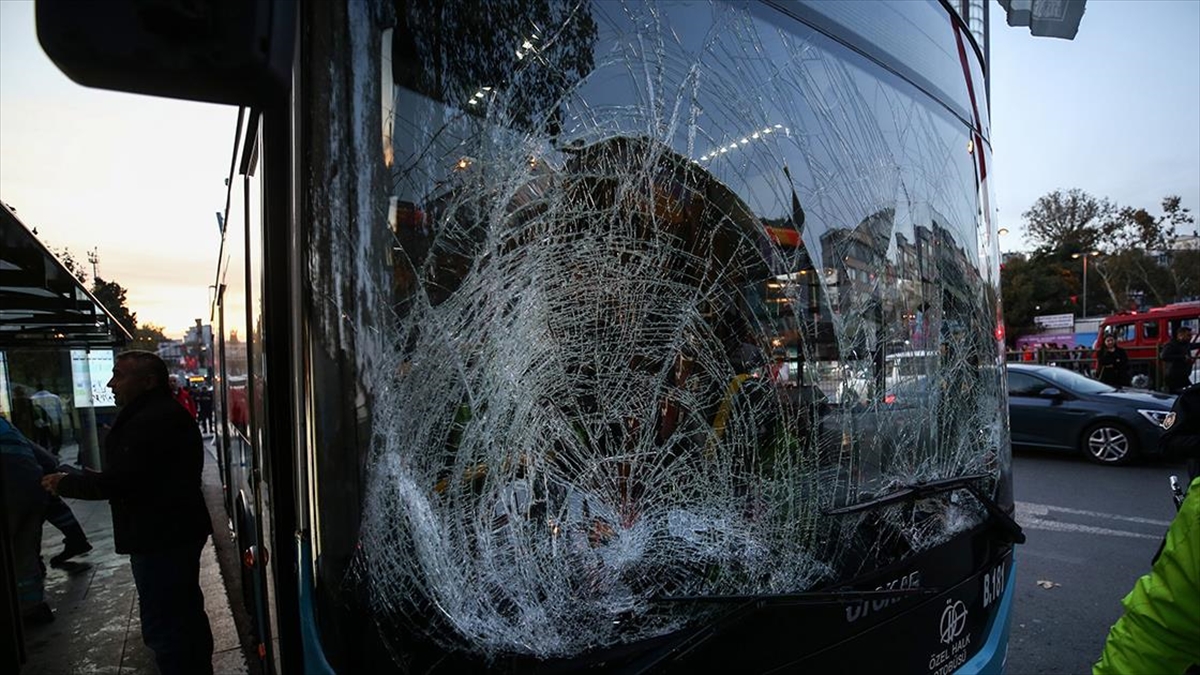 yargitay-cep-telefonu-kullandigi-sirada-olume-neden-olan-otobus-soforunun-cezasini-az-buldu-T4E7dhlf.jpg