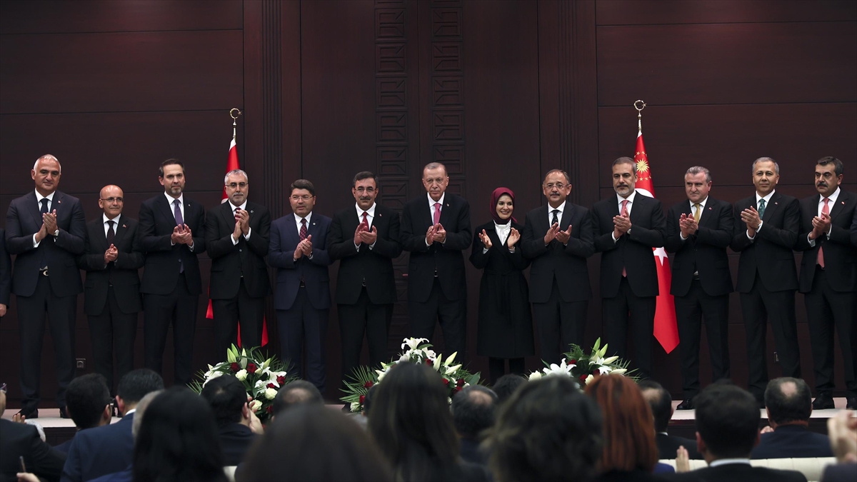 yeni-cumhurbaskanligi-kabinesinin-ekonomi-kurmaylari-belli-oldu-q8hFR7fG.jpg
