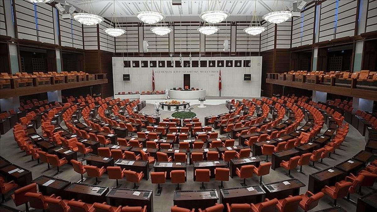 yeni-yasama-doneminde-gozler-mecliste-olacak-RDmkCDee.jpg