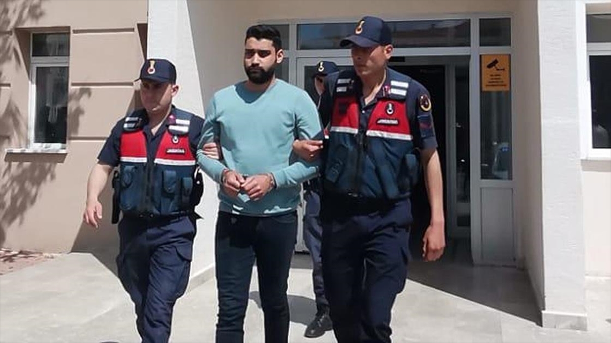yeniden-yargilamada-10-yil-10-ay-hapis-cezasi-onanan-kadir-seker-tutuklandi-xEW95ich.jpg