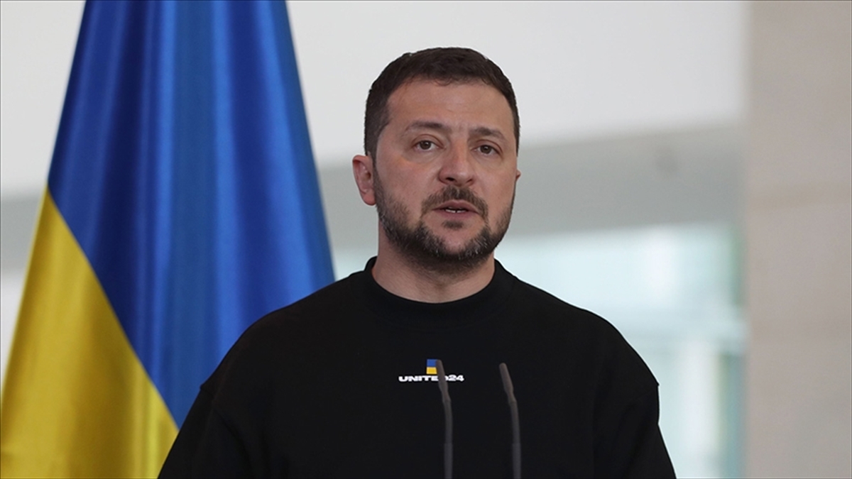 zelenskiy-bu-savas-devam-ederken-nato-uyesi-olmayacagimizi-anliyoruz-xiKTwCht.jpg