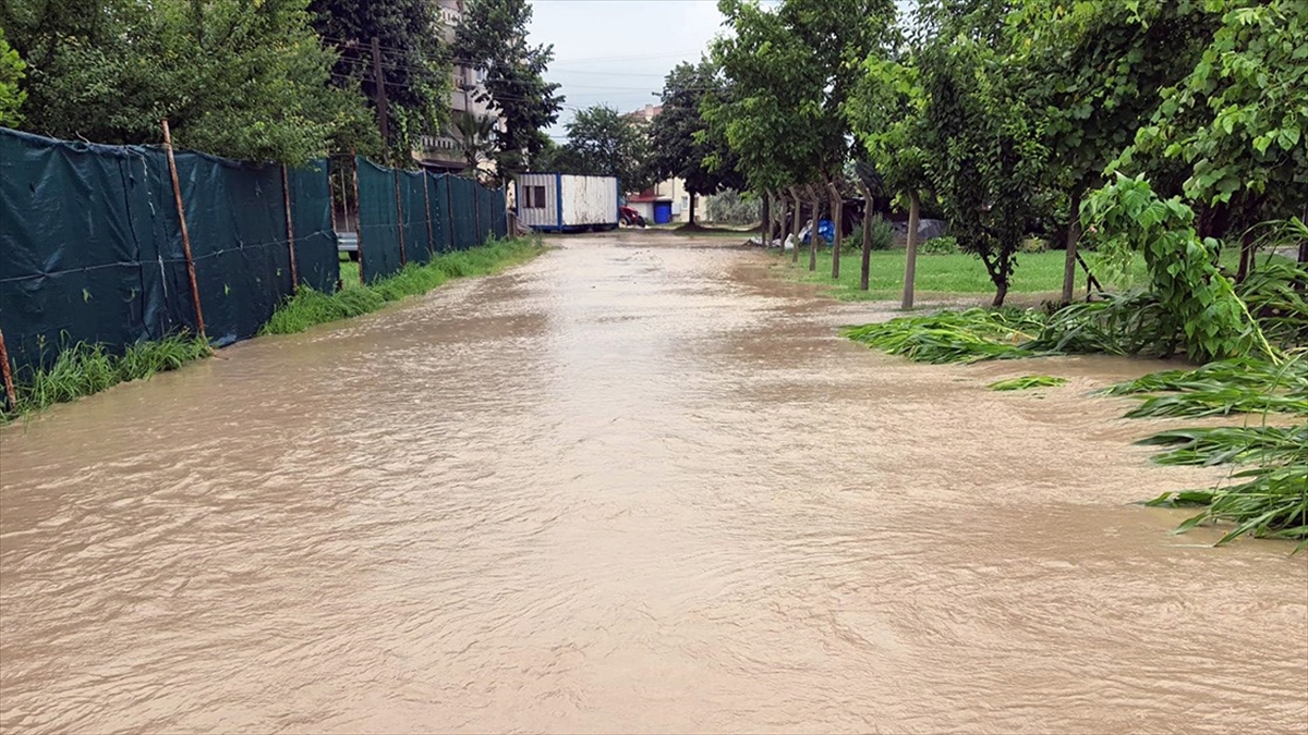 afaddan-11-il-icin-turuncu-kodlu-saganak-uyarisi-vFQYiiwJ.jpg