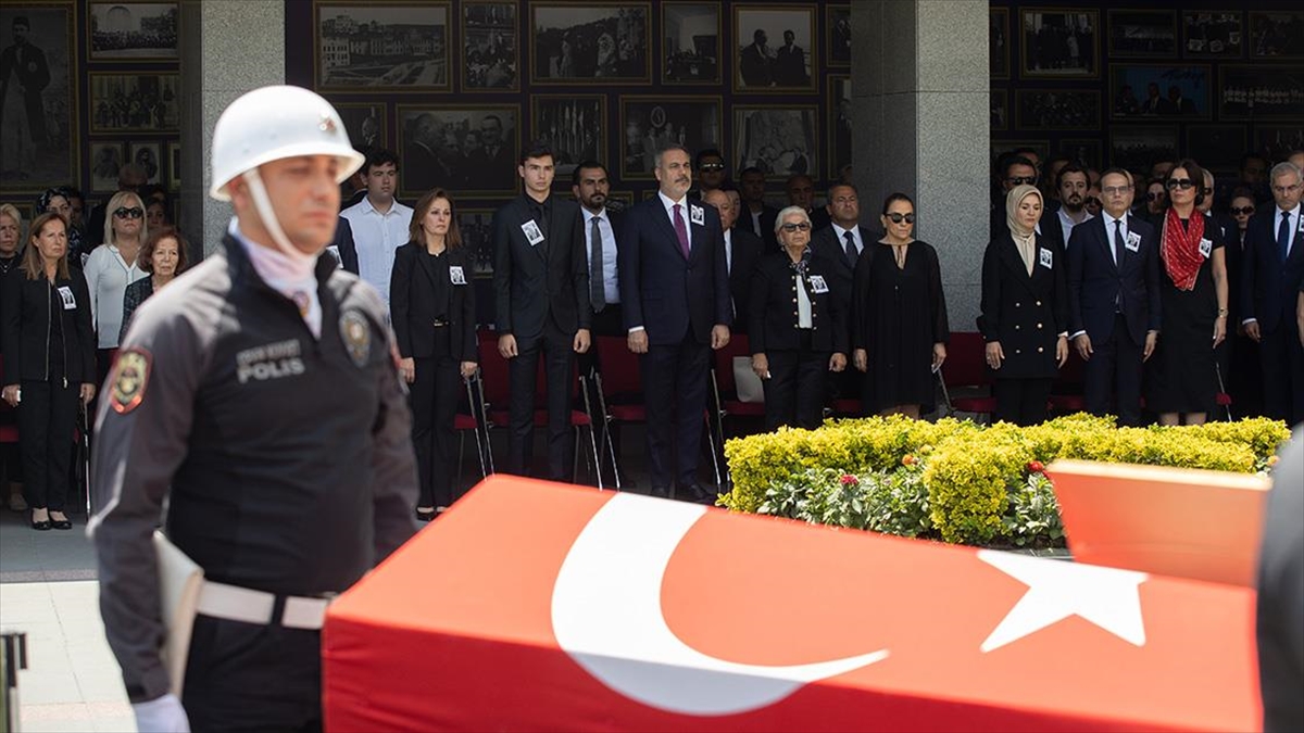 ankarada-turkiyenin-lizbon-buyukelcisi-karagoz-icin-toren-duzenlendi-8BJ5HI9U.jpg
