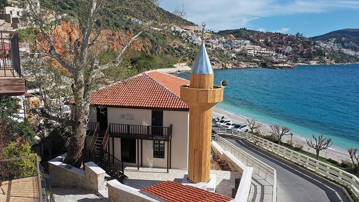 antalyada-142-yillik-lami-bey-camisi-restore-edildi-FpfRHr6H.jpg