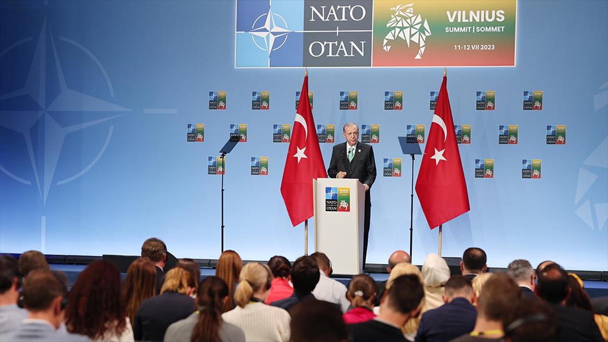avrupa-basini-cumhurbaskani-erdoganin-nato-zirvesinde-oynadigi-role-dikkati-cekti-JpvnjyLr.jpg