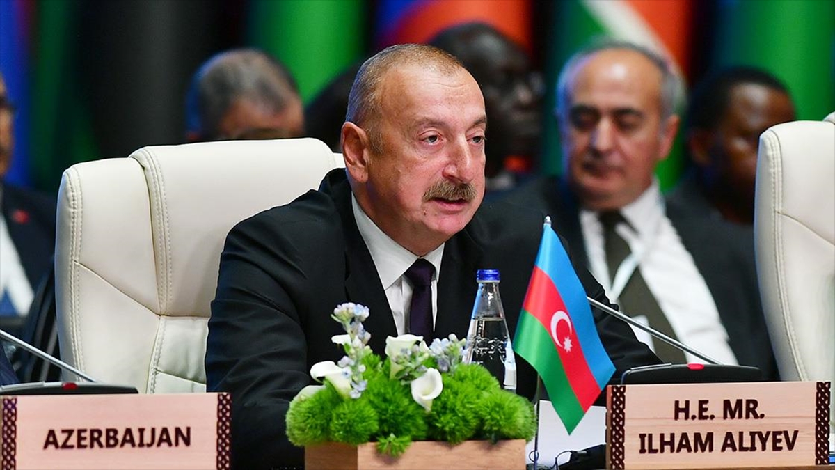 azerbaycan-cumhurbaskani-aliyev-fransa-yaptigi-soykirimlar-nedeniyle-ilgili-ulkelerden-ozur-dilemelidir-KqBt5NYE.jpg