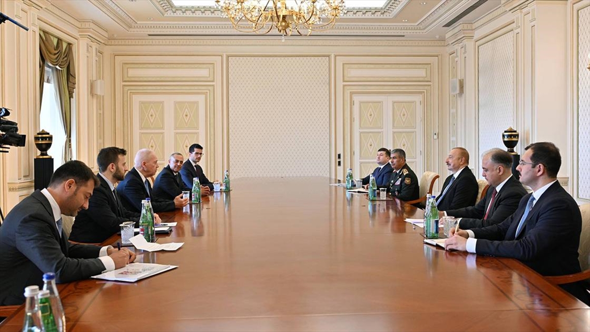 azerbaycan-cumhurbaskani-aliyev-israil-savunma-bakani-gallanti-kabul-etti-eUZYgds9.jpg