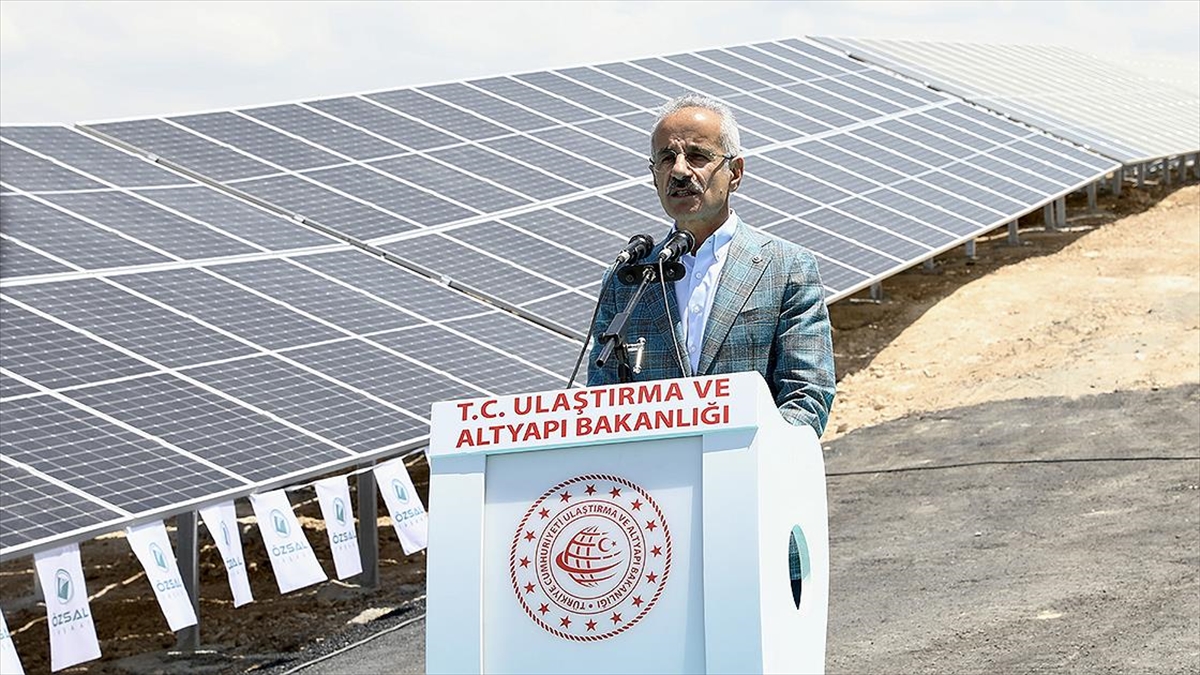 bakan-uraloglu-vanda-gunes-enerjisi-santralinin-acilisini-yapti-E1Stb8RY.jpg