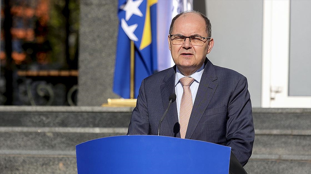 bosna-hersek-yuksek-temsilcisi-schmidt-sirp-entitesinin-kararini-iptal-etti-MQaLSM9F.jpg