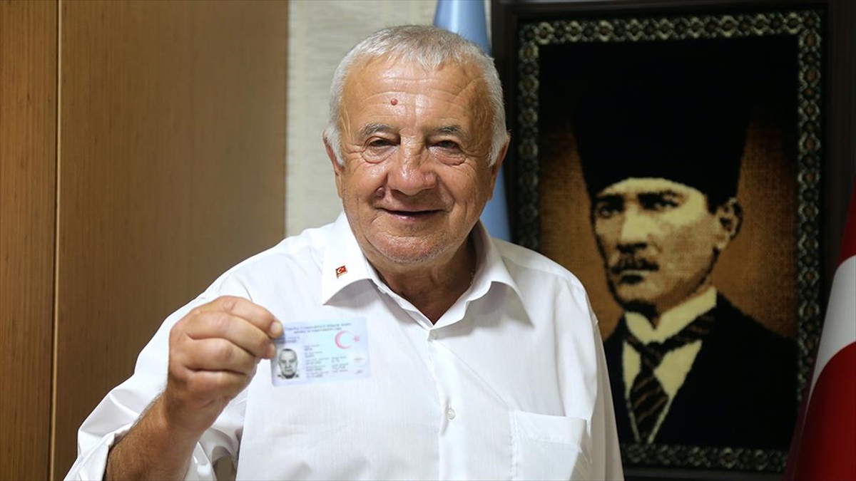 cep-herkulunun-turkiyeye-getirilmesini-saglayan-rasim-ardanin-vatandaslik-hasreti-sona-erdi-P84CNbgj.jpg