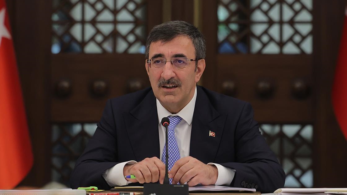 cumhurbaskani-yardimcisi-yilmaz-canlari-pahasina-ulkemize-sahip-cikan-kahramanlarimizi-unutmadik-fDgFnhjs.jpg