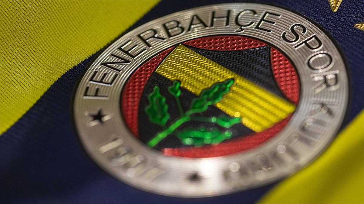 fenerbahce-sebastian-szymanskinin-transferi-icin-gorusmelere-basladi-EU4IF9Dn.jpg