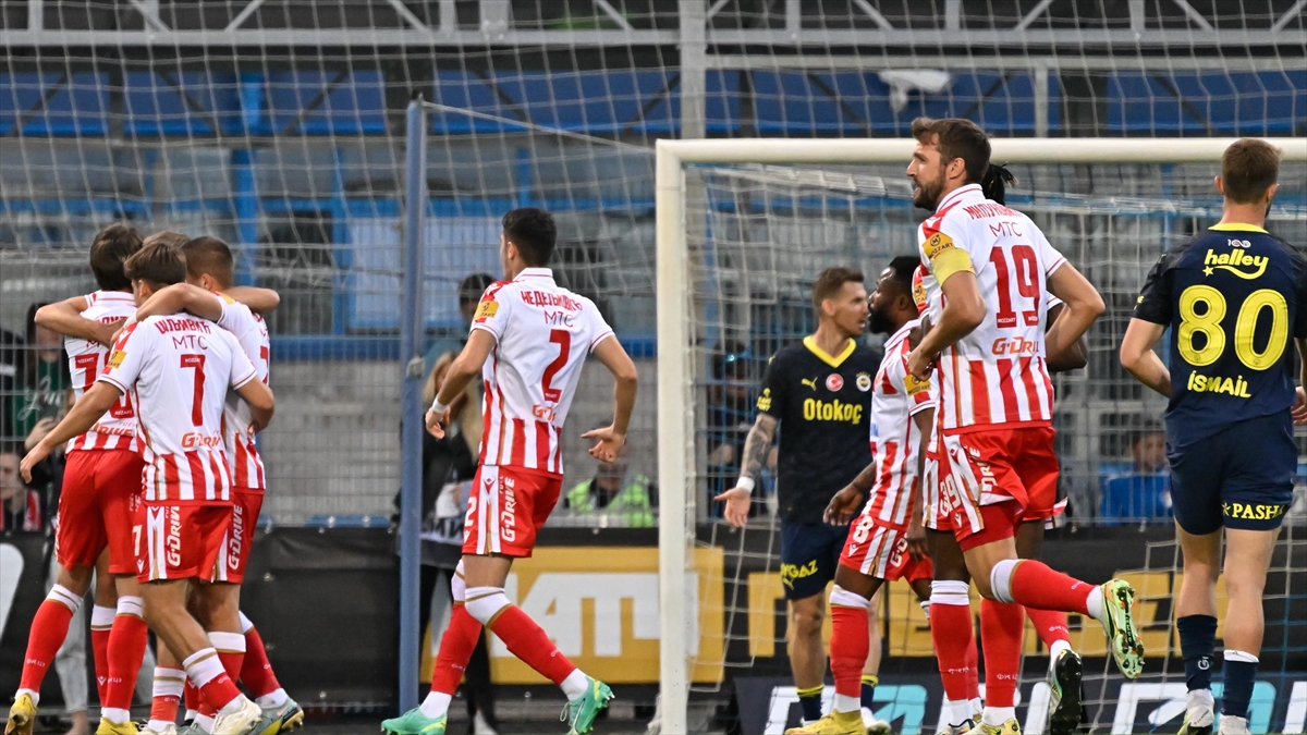 fenerbahce-sirbistan-ekibi-kizilyildiza-3-1-maglup-oldu-ZHKR7kmc.jpg