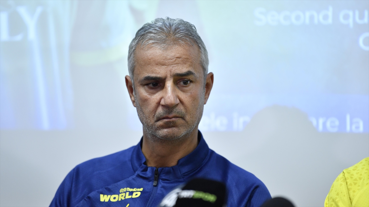 fenerbahce-teknik-direktoru-ismail-kartal-yarinki-maci-iyi-bir-futbol-ve-mucadeleyle-kazanmak-istiyoruz-DLk2cTah.jpg