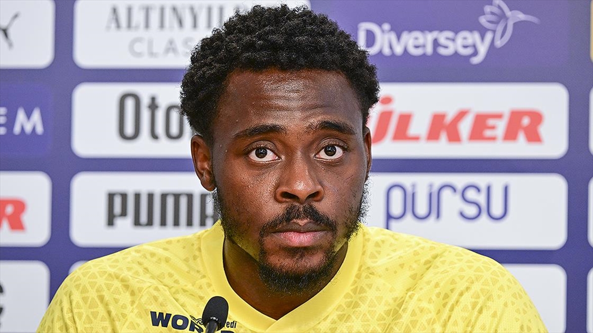 fenerbahceli-osayi-samuel-fenerbahcede-en-iyi-donemini-ismail-kartalla-gecirdigini-soyledi-JvnhxPnP.jpg