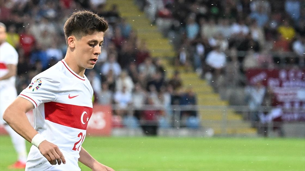 fifa-arda-gulerin-attigi-golun-puskas-odulune-aday-olabilecegini-duyurdu-1GZeytVZ.jpg