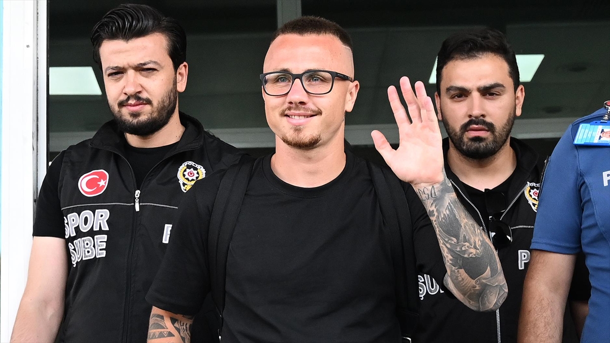galatasaray-leipzigden-ispanyol-futbolcu-angelinoyu-satin-alma-opsiyonuyla-kiraladi-QVUlkBqw.jpg