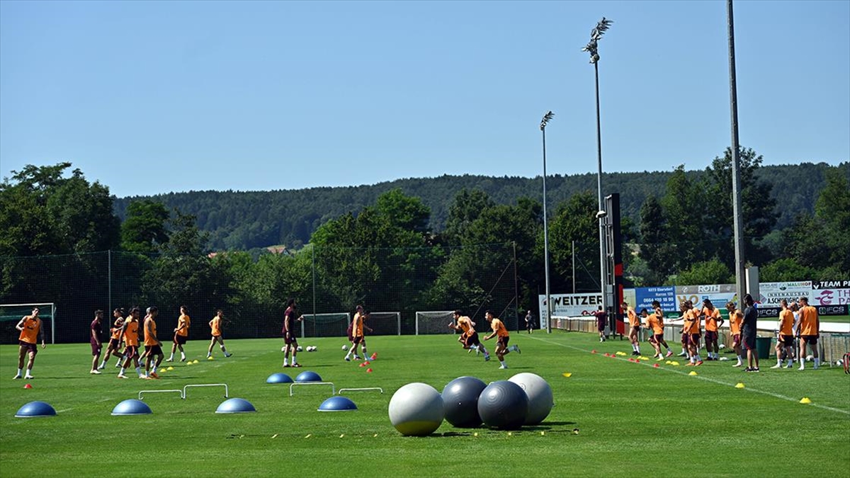 galatasarayin-avusturya-kampi-basladi-T9IGQpjG.jpg