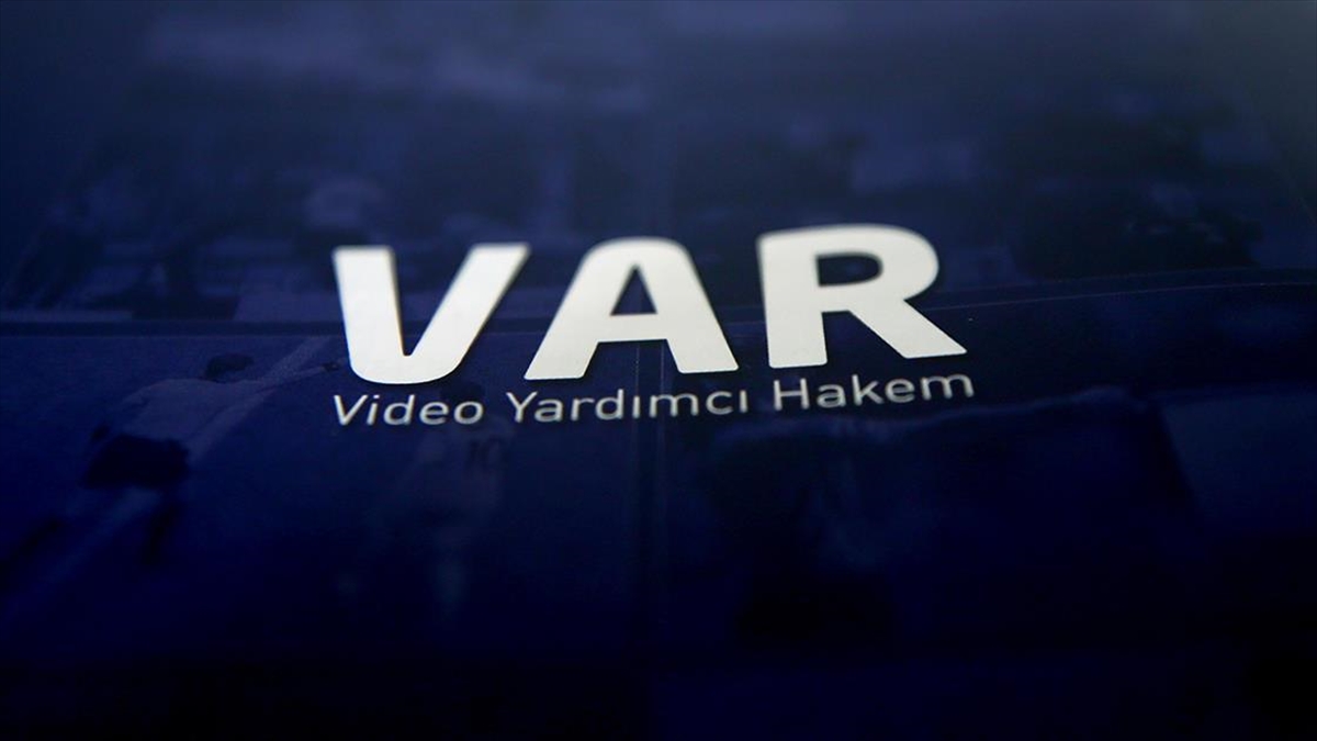 galatasarayin-muhtemel-rakiplerinin-macinda-var-odasinda-turk-hakemler-gorevlendirildi-ODtT5JPj.jpg