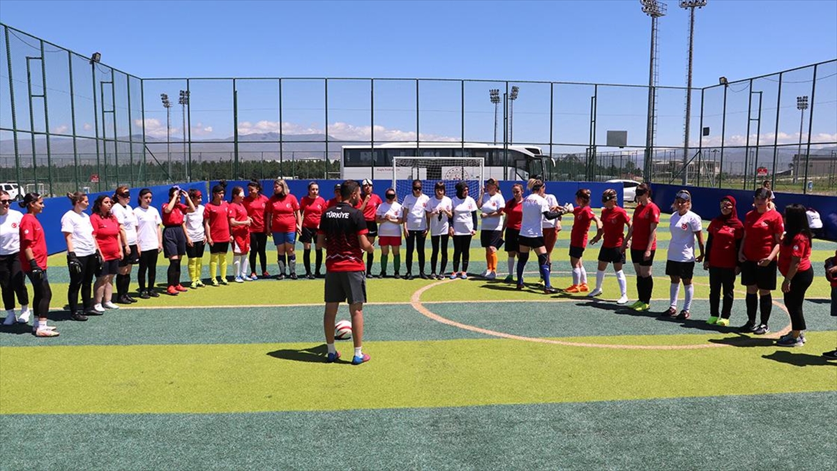 gorme-engelli-kadin-milli-futbol-takimi-avrupa-sampiyonlugu-hedefiyle-yola-cikti-kXztt1eW.jpg