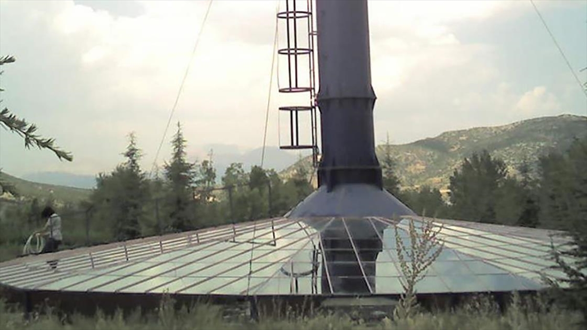 gunes-bacasiyla-hem-elektrik-uretmek-hem-de-tarim-yapmak-mumkun-seMD6YdB.jpg