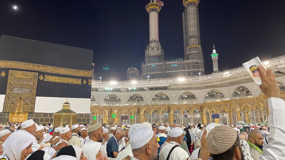 hacilar-kabeye-veda-ediyor-SefBJ8cT.jpg