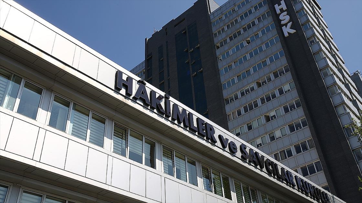hsknin-adli-ve-idari-ana-kararnamesi-tamamlandi-5kI9F4SW.jpg