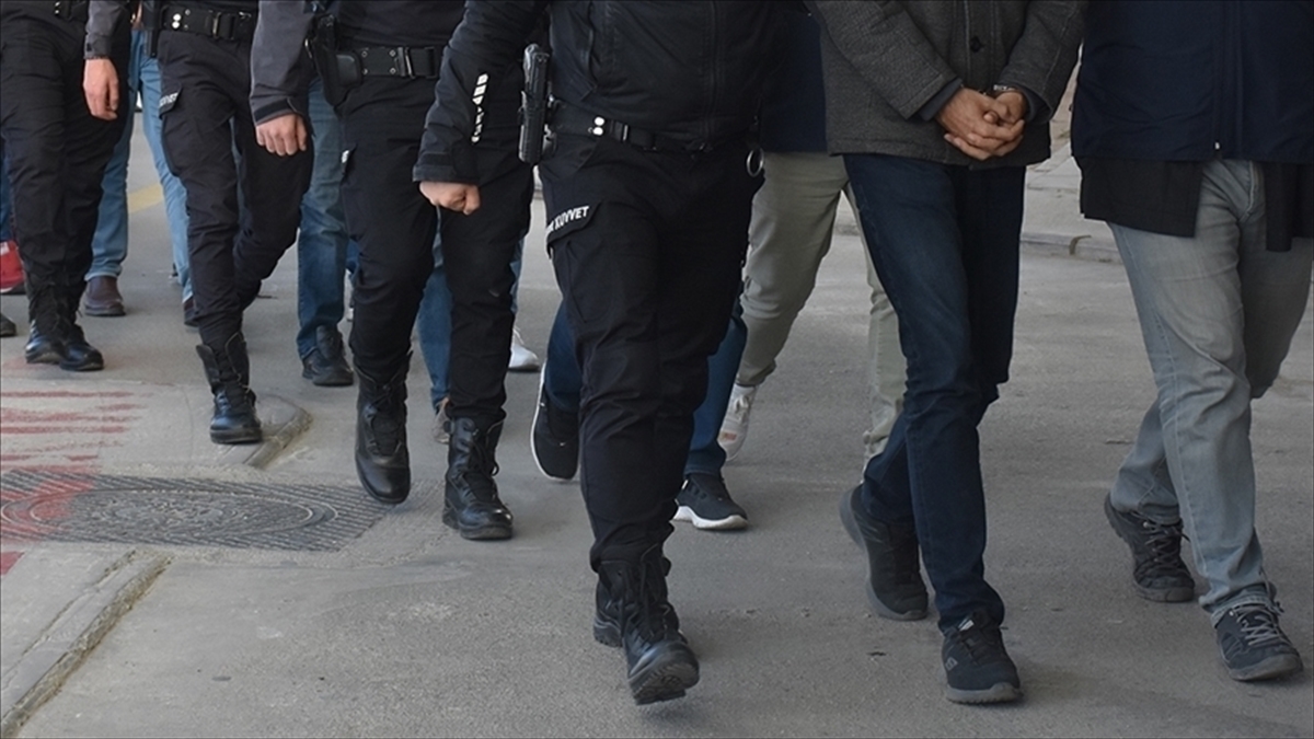 istanbuldaki-feto-operasyonunda-4-kisi-yakalandi-qXgYbbHt.jpg