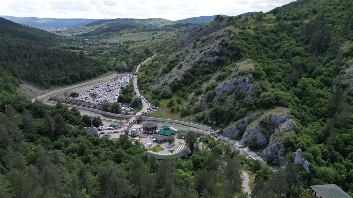 kanyonlariyla-unlu-kastamonunun-pinarbasi-ilcesinde-bayram-yogunlugu-S9bKjpAe.jpg