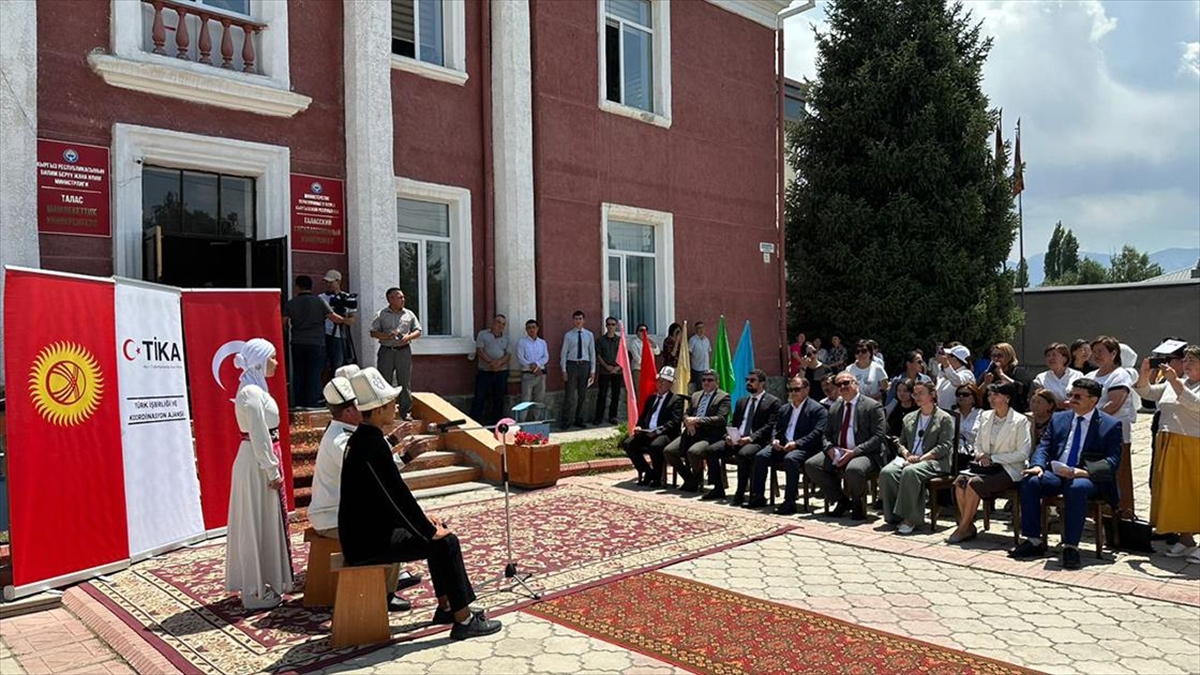 kirgizistan-talas-devlet-universitesinde-turkce-sinifi-acildi-hVMRFXis.jpg