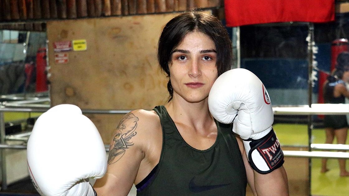 milli-sporcu-gulistan-turan-muaythaide-avrupa-sampiyonlugu-hedefine-odaklandi-YhnNLx6S.jpg