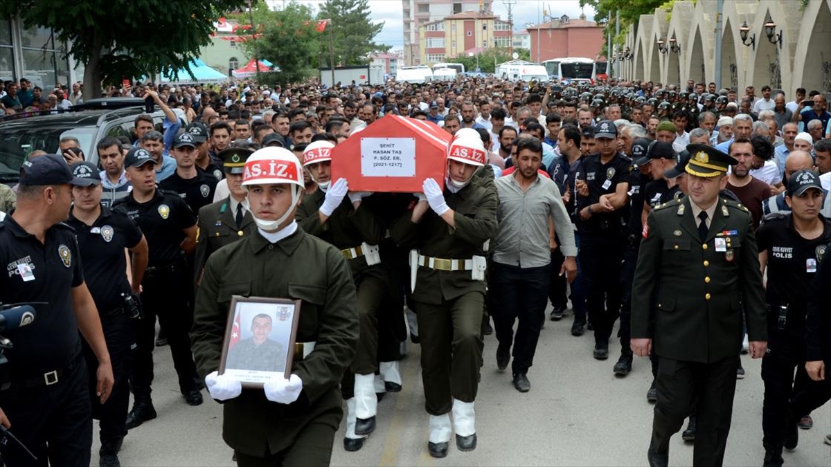 sehit-piyade-sozlesmeli-er-hasan-tas-kahramanmarasta-son-yolculuguna-ugurlandi-FpnLZuxl.jpg