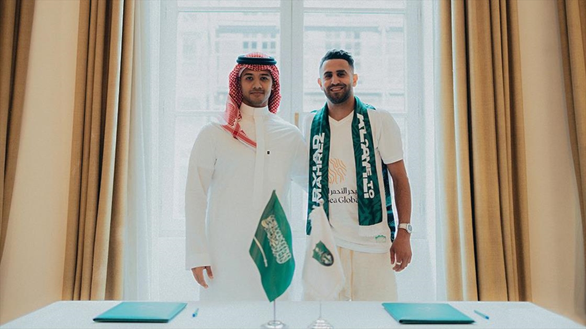 suudi-arabistan-ekibi-al-ahli-riyad-mahrezi-kadrosuna-katti-B384ZYUV.jpg