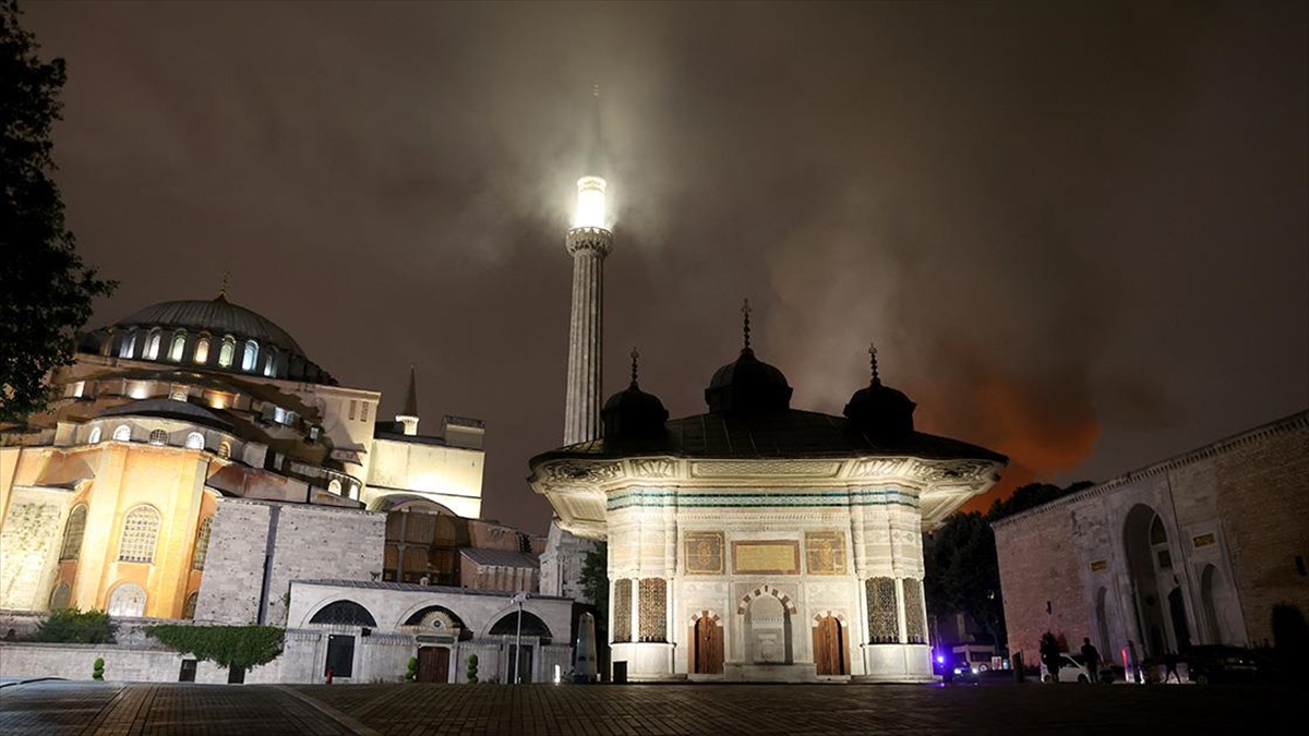 topkapi-sarayinin-icindeki-restoranda-cikan-yangin-sonduruldu-JQ5KFQiW.jpg