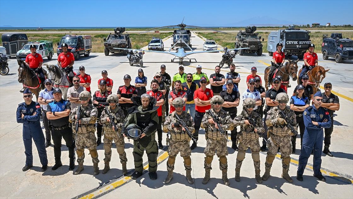 van-emniyeti-yeni-birimleriyle-suclularla-mucadele-ediyor-mH6AvIcR.jpg