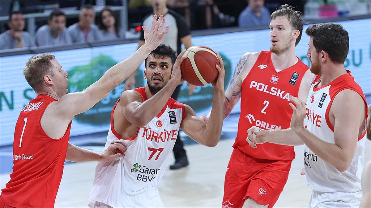 a-milli-erkek-basketbol-takimi-hazirlik-macinda-polonyayi-yendi-uSgcDqTy.jpg