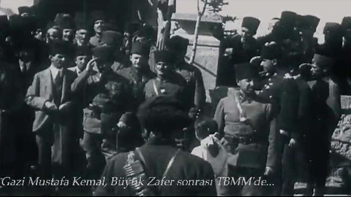 ataturkun-buyuk-zafer-sonrasi-tbmm-ziyaretine-iliskin-goruntuler-paylasildi-ZyIJlBtT.jpg