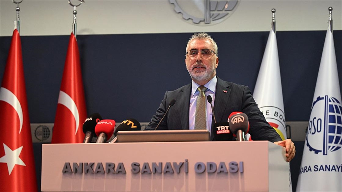 bakan-isikhan-temmuz-2023-itibariyla-iskur-araciligiyla-103-bin-500-kisi-ise-yerlestirilmistir-K5DMZOYM.jpg