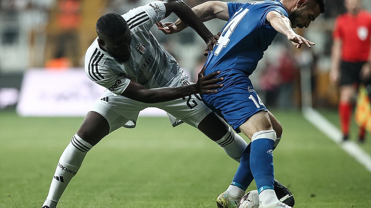 besiktasli-futbolcu-arthur-masuakunun-kirmizi-kart-cezasi-1-maca-indirildi-DSHr8cbm.jpg