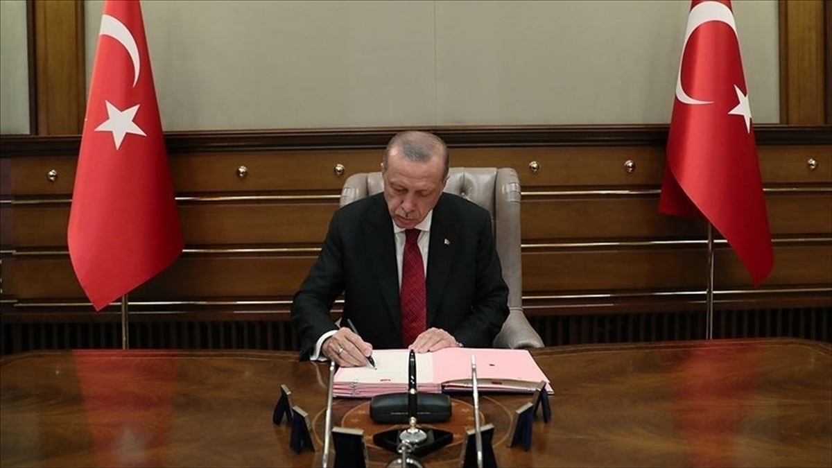 cumhurbaskani-erdogan-20-universiteye-rektor-atadi-rmUekLgn.jpg