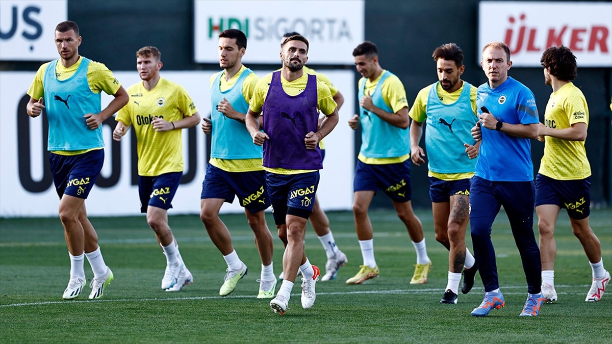 fenerbahce-maribor-maci-oncesi-uefaya-bildirdigi-kadroda-degisiklige-gitti-AmsUZEjZ.jpg