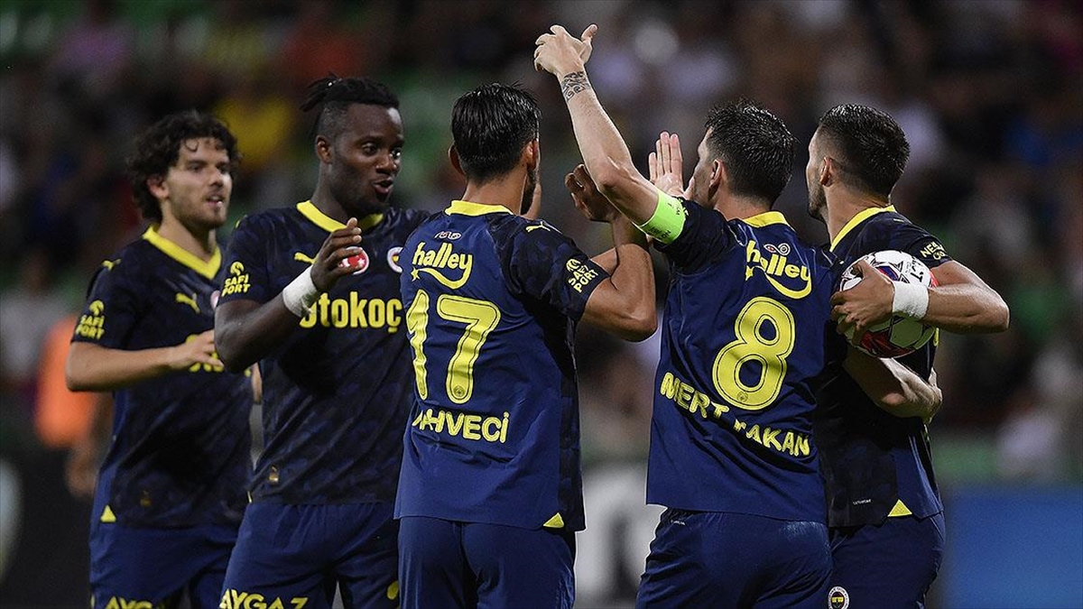 fenerbahce-uefa-avrupa-konferans-liginde-tur-atladi-57l1ejns.jpg