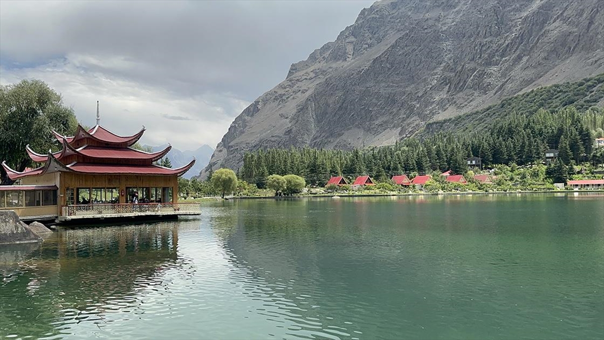 gilgit-baltistan-pakistanin-en-cok-turist-ceken-bolgesi-olmasiyla-one-cikiyor-DYCq674N.jpg
