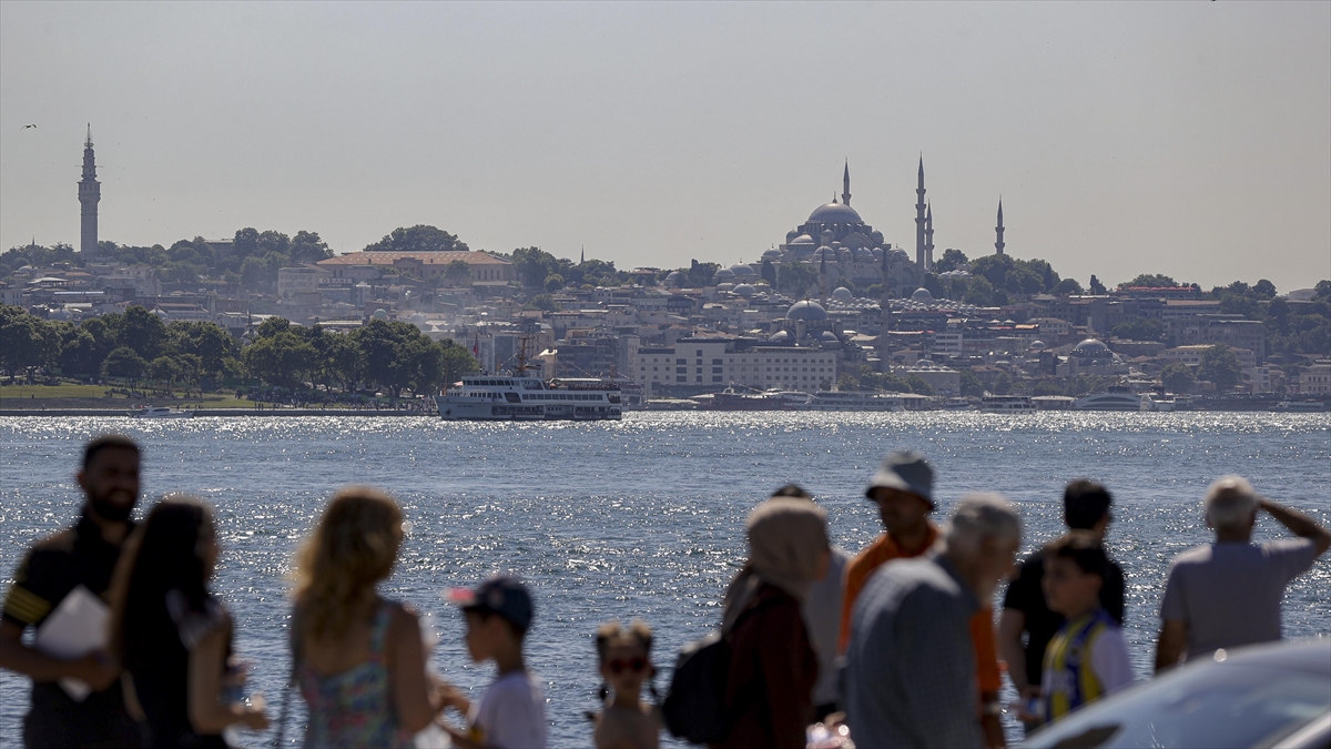 istanbul-temmuzda-gelen-turist-sayisinda-son-10-yilin-rekorunu-kirdi-NRNGDZsK.jpg